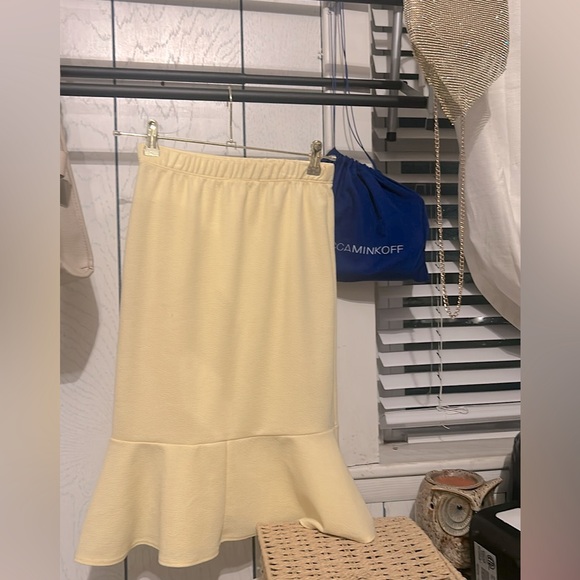 Tiffany & Rose - Yellow midi skirt with pleating on bittom, Small - Picture 2 of 3